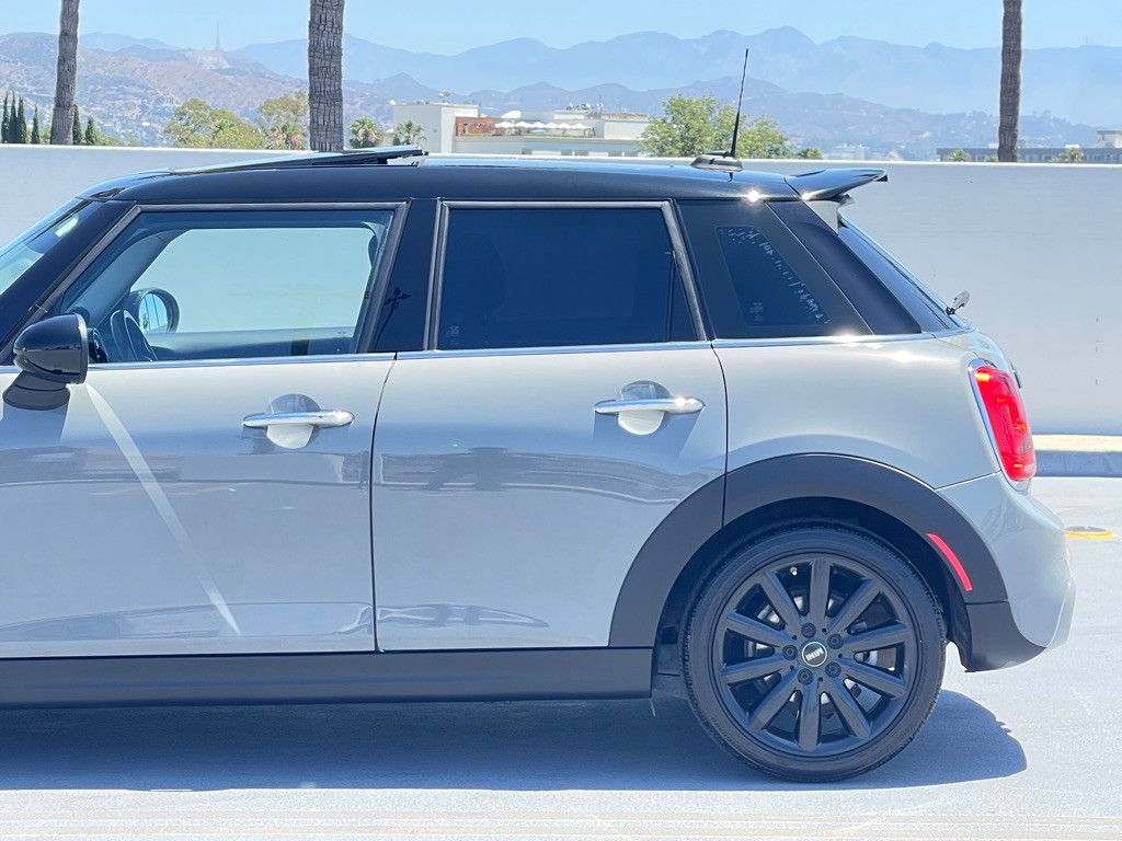 2018 MINI Cooper Image 6