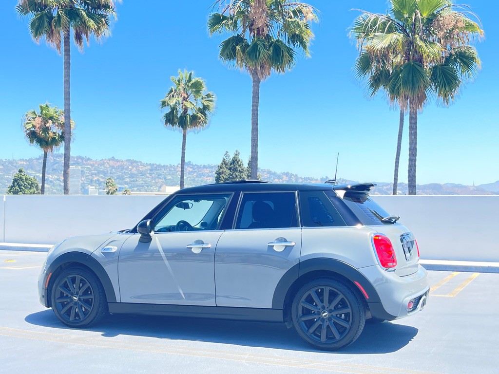 2018 MINI Cooper Image 12