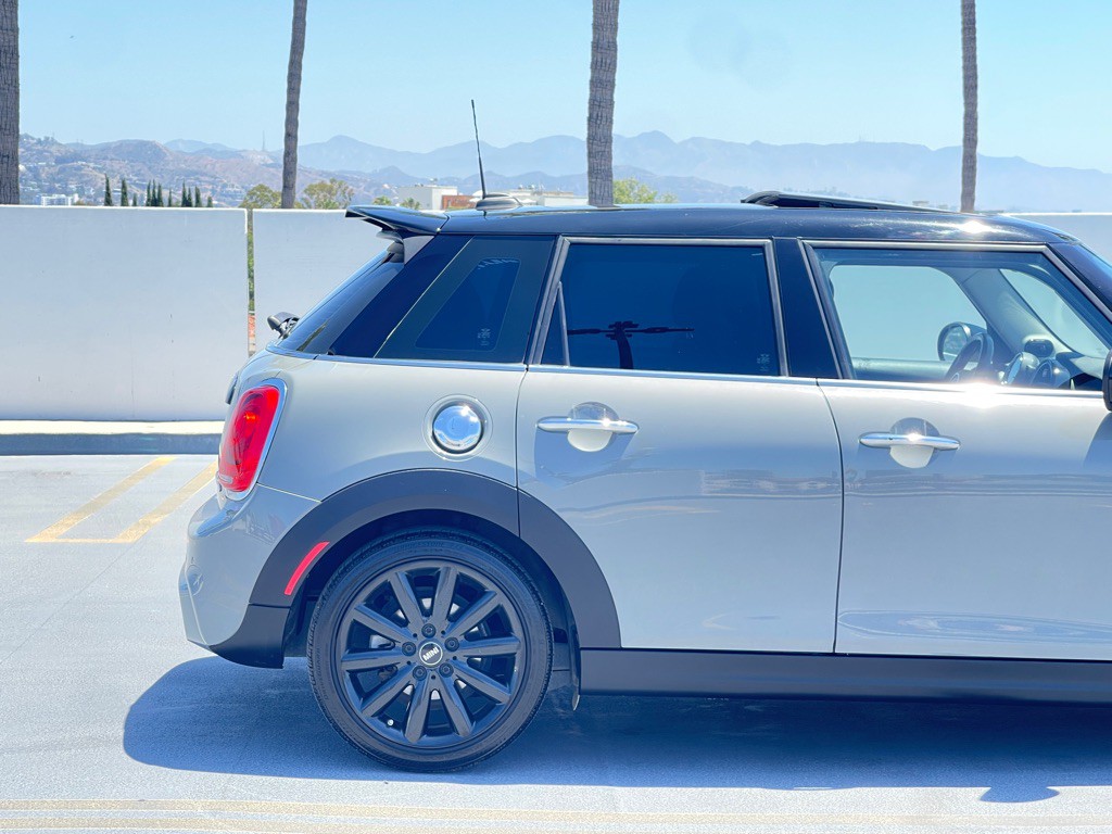 2018 MINI Cooper Image 23