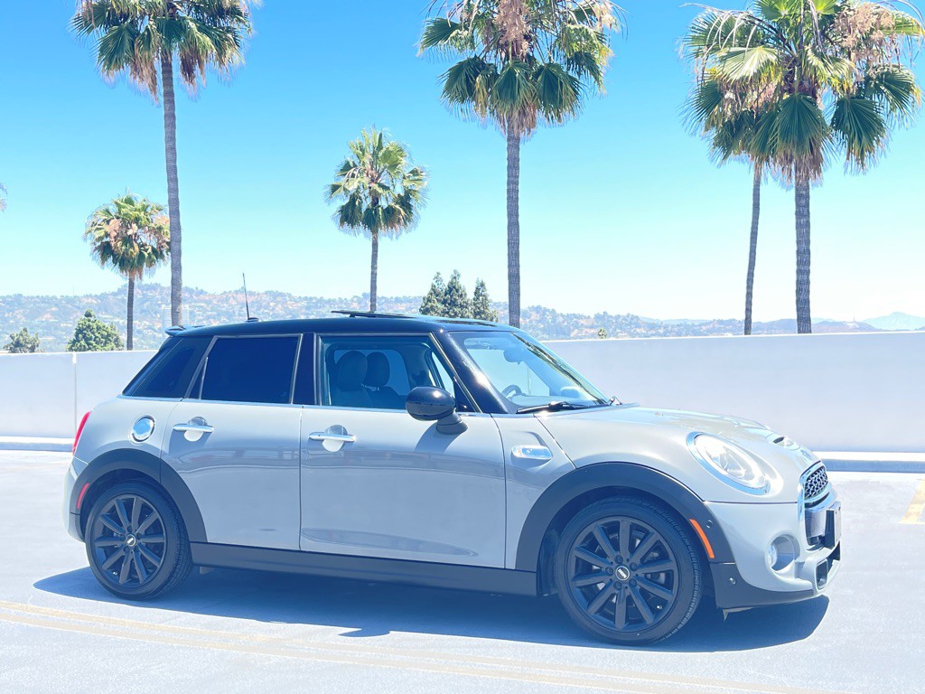 2018 MINI Cooper Image 28