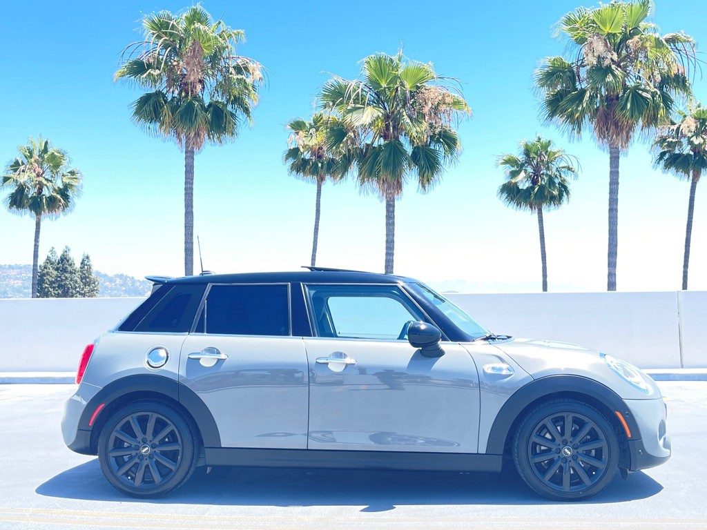 2018 MINI Cooper Image 29