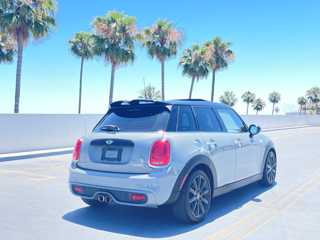 2018 MINI Cooper Image 32