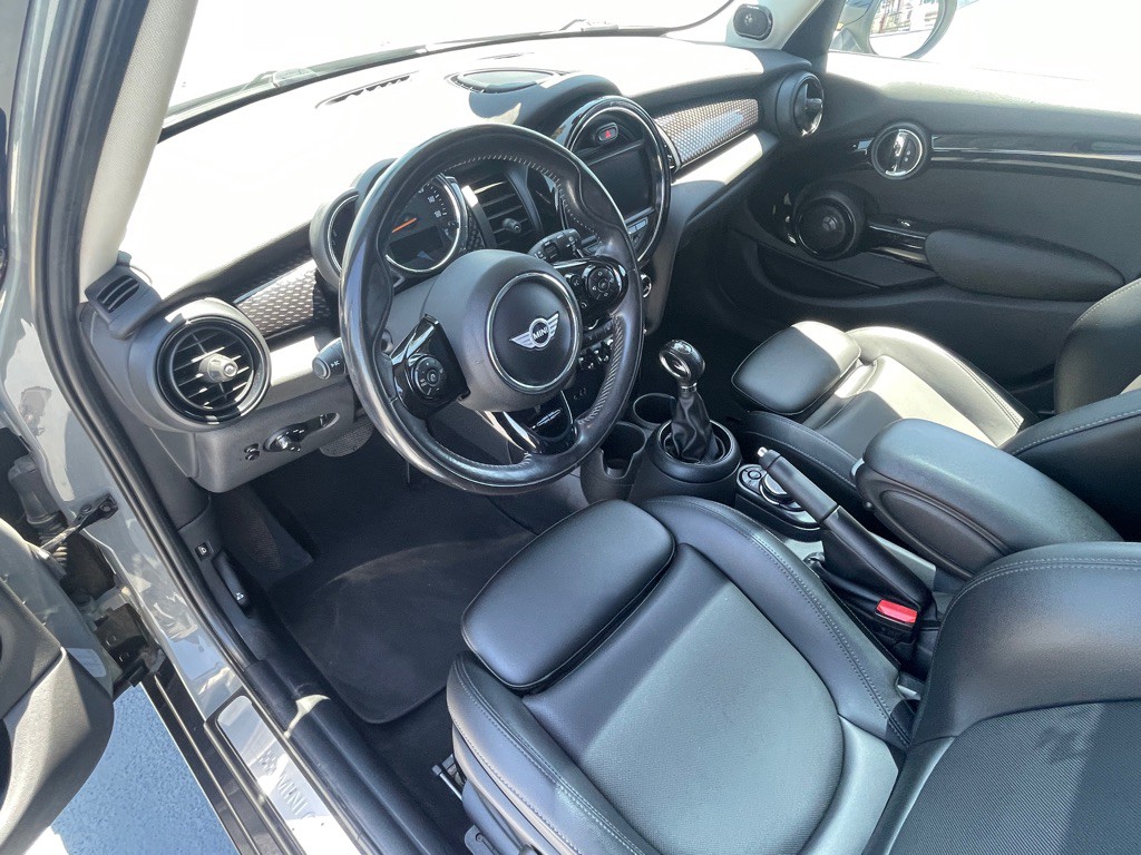 2018 MINI Cooper Image 46