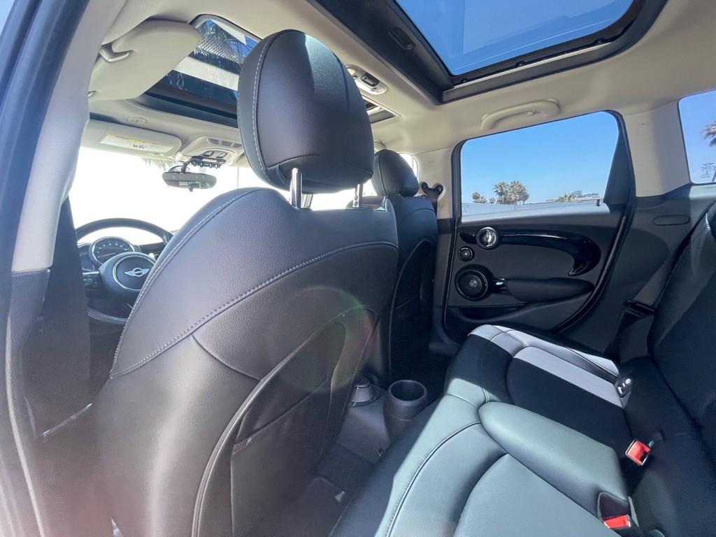 2018 MINI Cooper Image 55