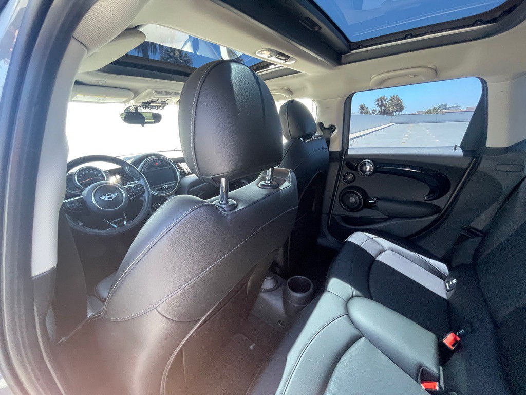2018 MINI Cooper Image 60