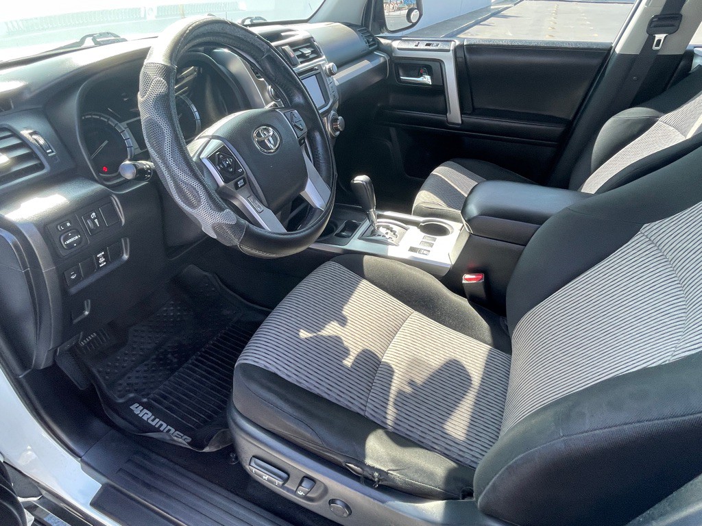 2017 Toyota 4Runner Image 5