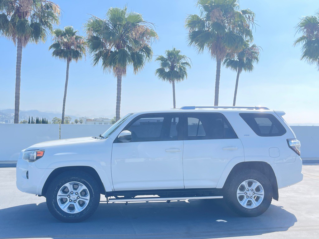 2017 Toyota 4Runner Image 16