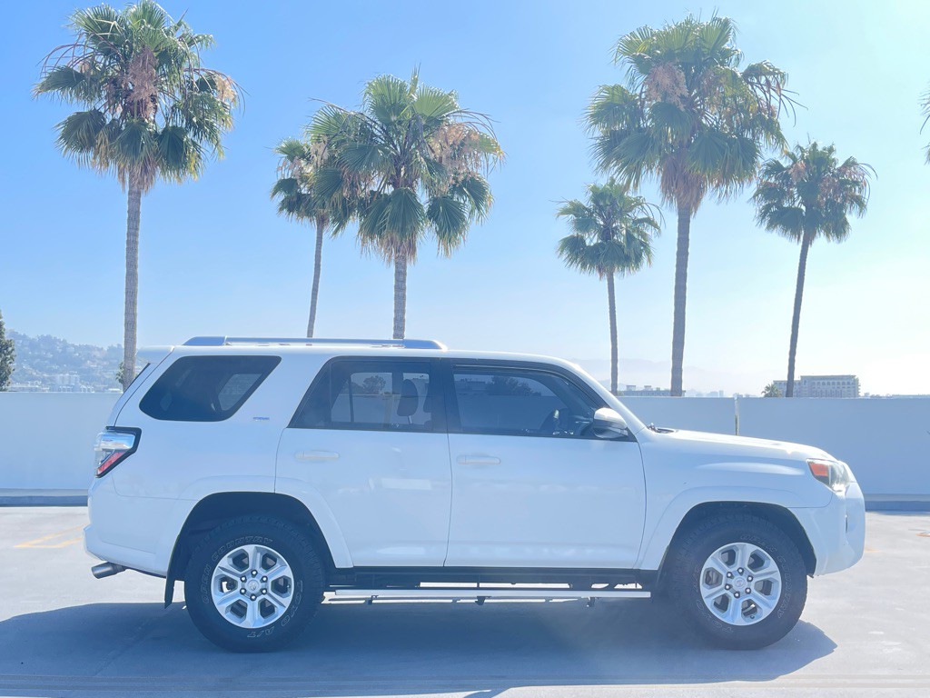 2017 Toyota 4Runner Image 26