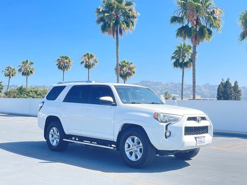 2017 Toyota 4Runner Image 32