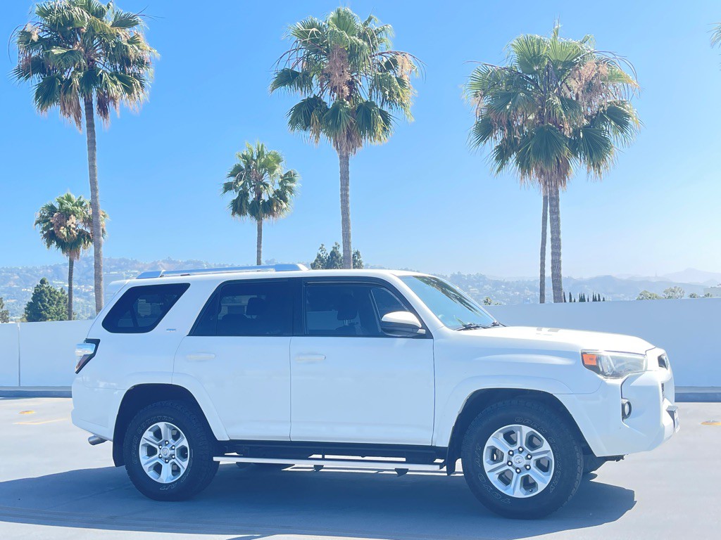 2017 Toyota 4Runner Image 33