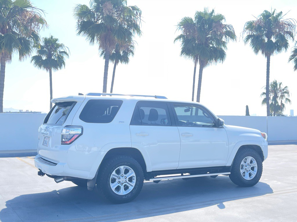 2017 Toyota 4Runner Image 36