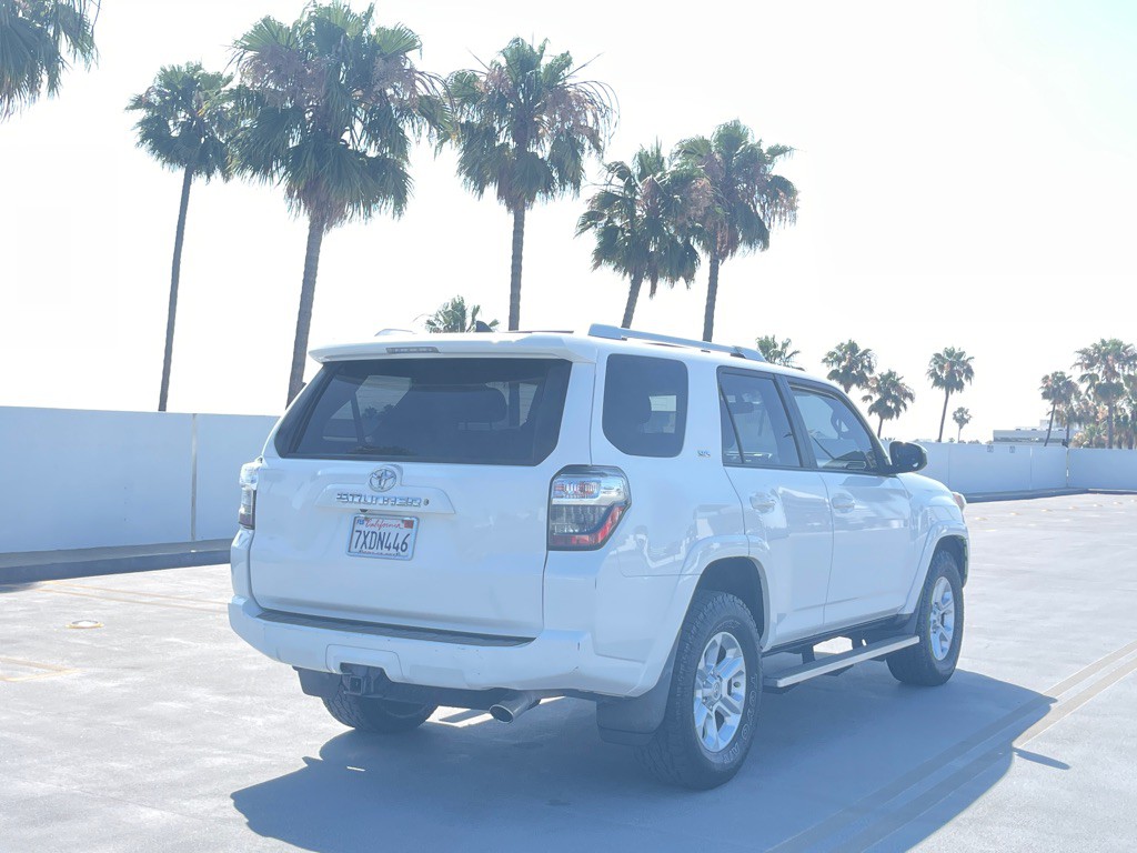 2017 Toyota 4Runner Image 38