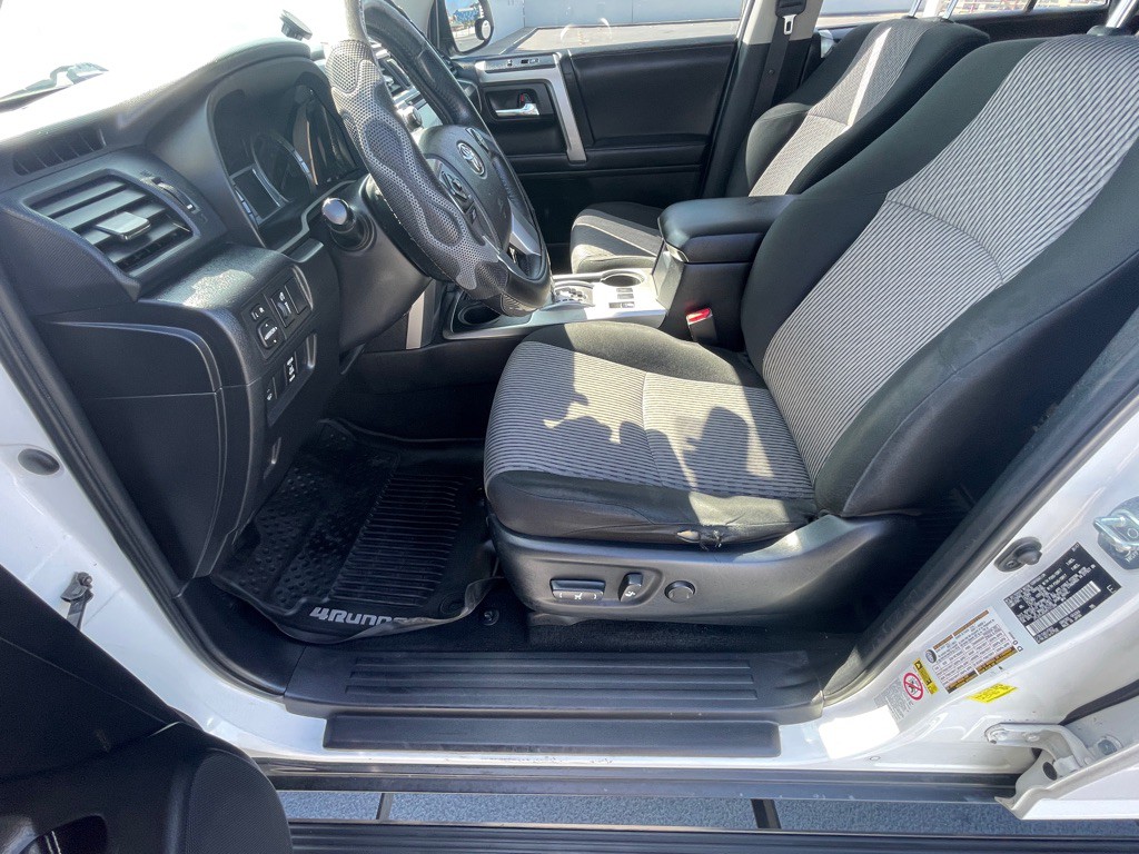 2017 Toyota 4Runner Image 50