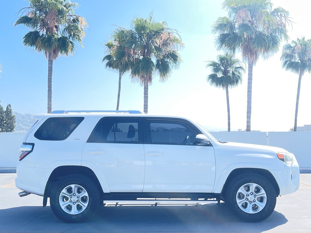 2017 Toyota 4Runner Image 4