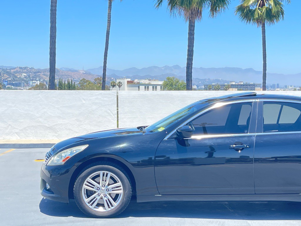 2013 INFINITI G37 Image 7