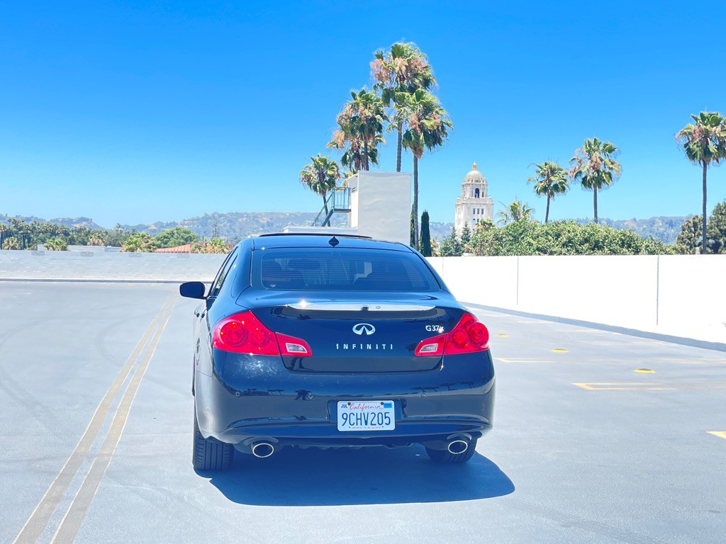 2013 INFINITI G37 Image 9