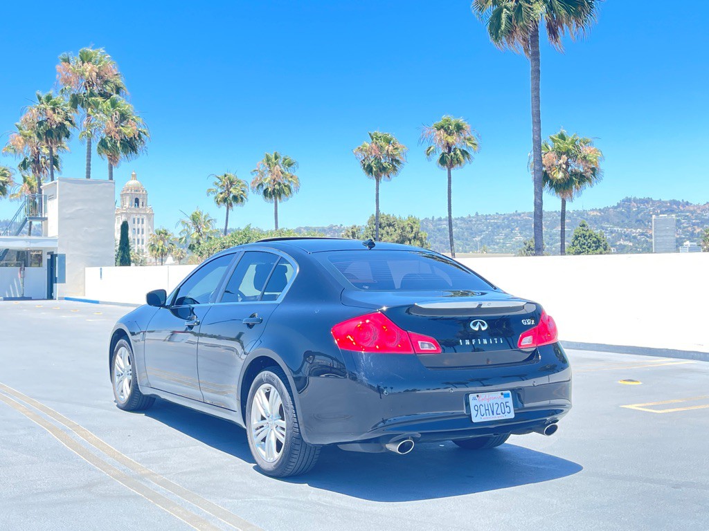 2013 INFINITI G37 Image 10