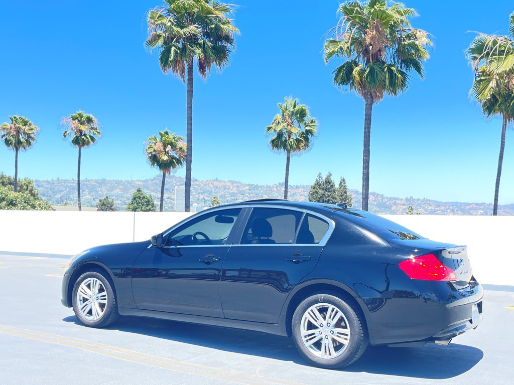 2013 INFINITI G37 Image 12