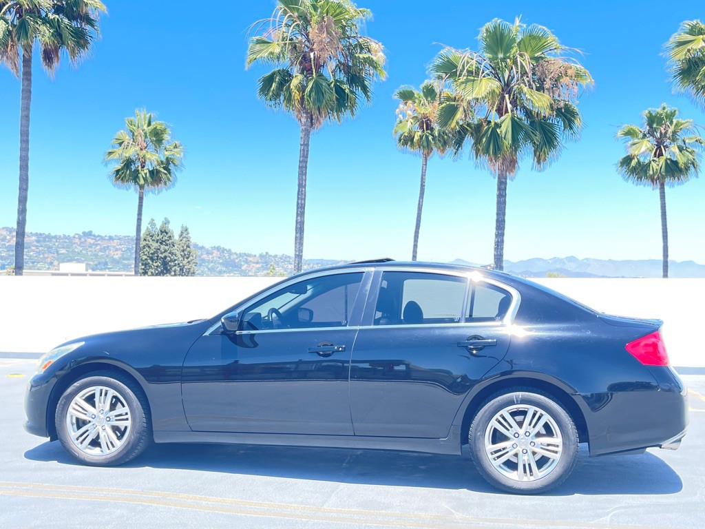 2013 INFINITI G37 Image 13