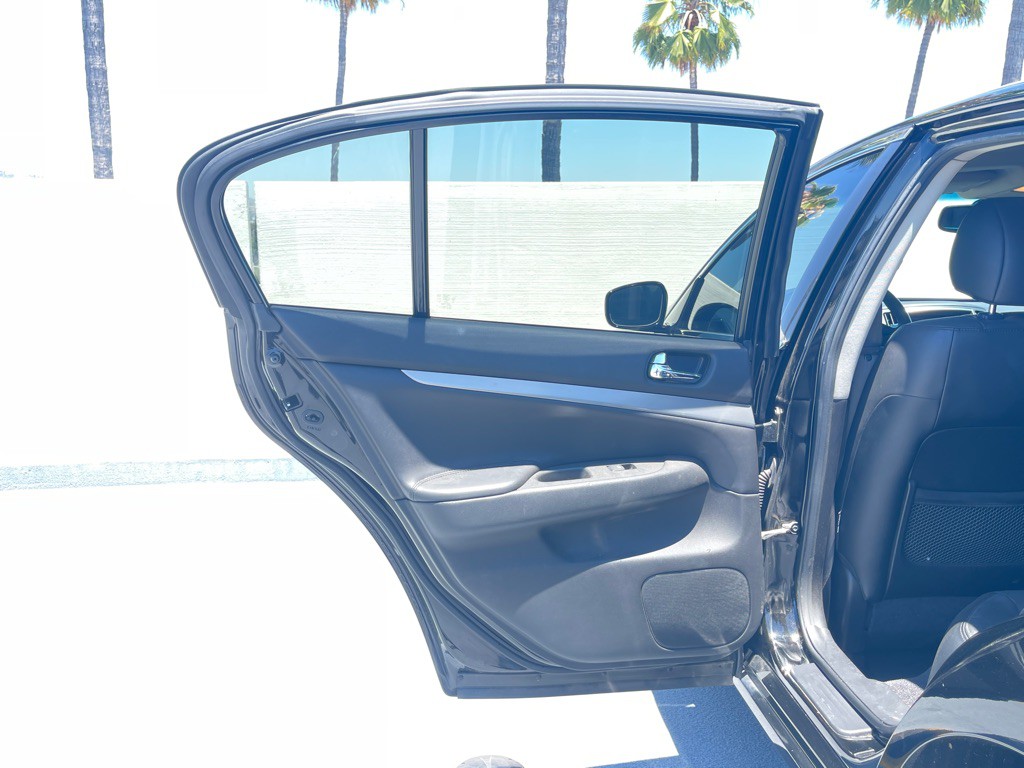 2013 INFINITI G37 Image 37