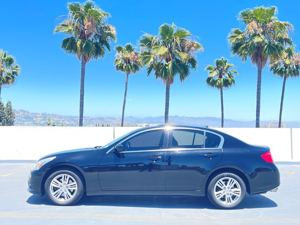 2013 INFINITI G37 Image 4