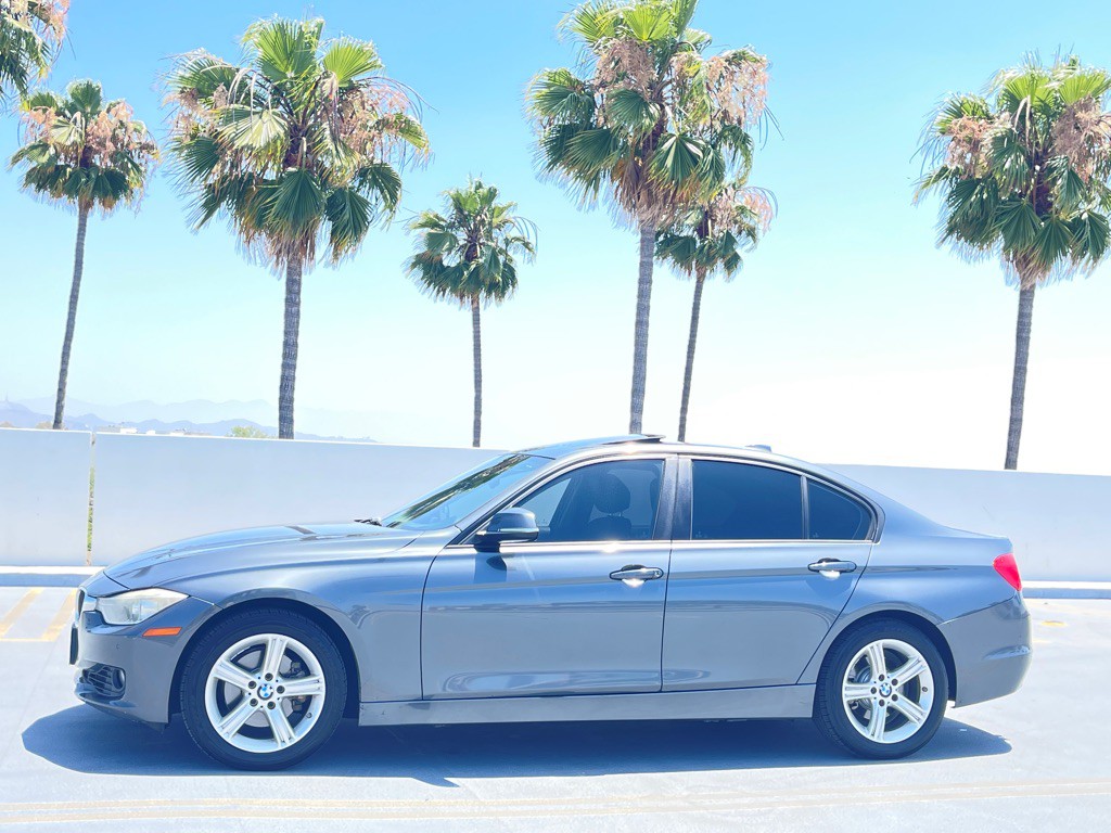 2015 BMW 3 Series Image 12