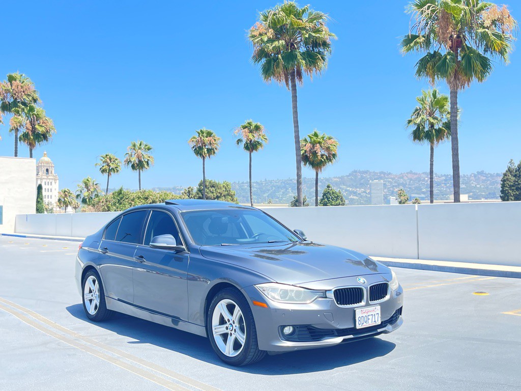 2015 BMW 3 Series Image 25