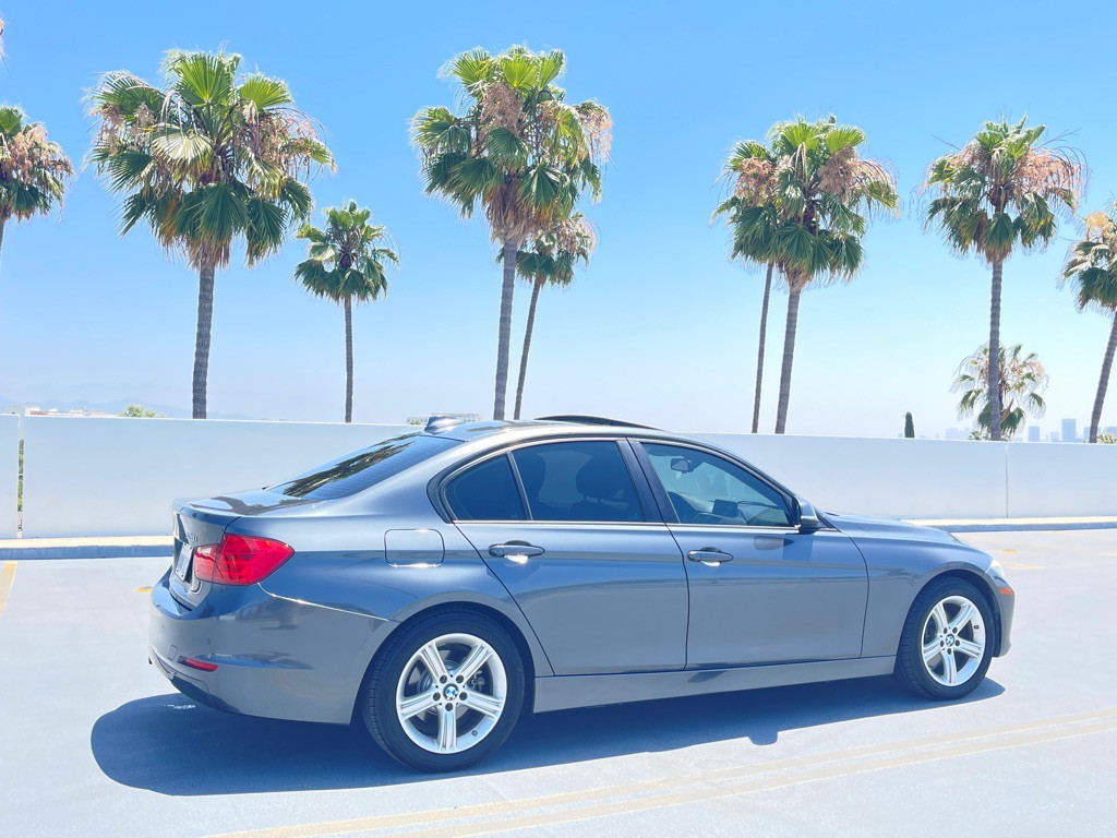 2015 BMW 3 Series Image 30