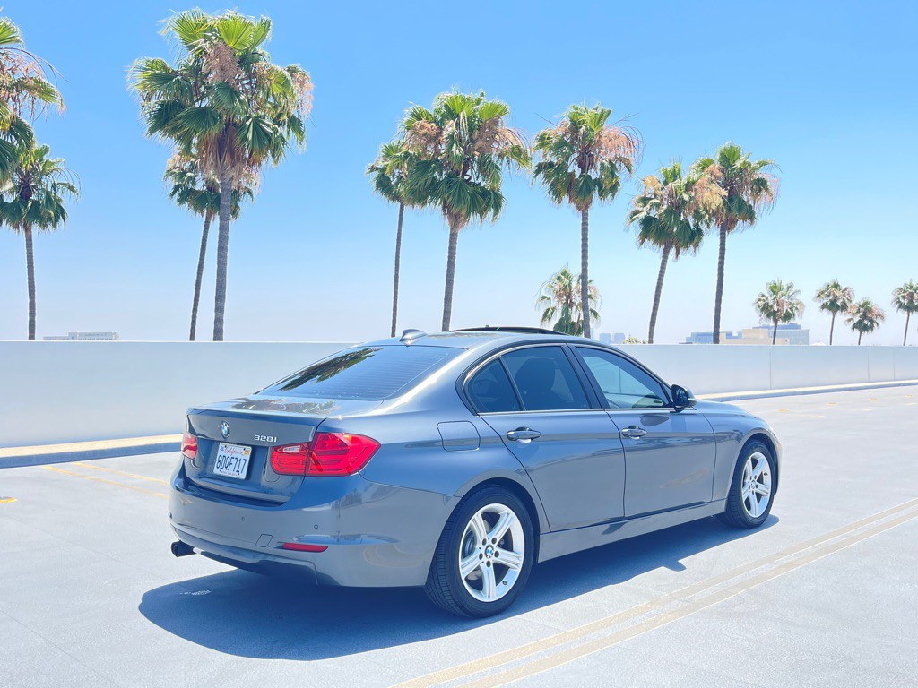 2015 BMW 3 Series Image 31