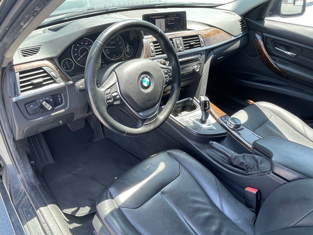 2015 BMW 3 Series Image 46