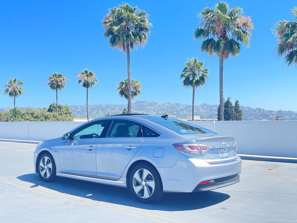 2016 Hyundai Sonata Image 3