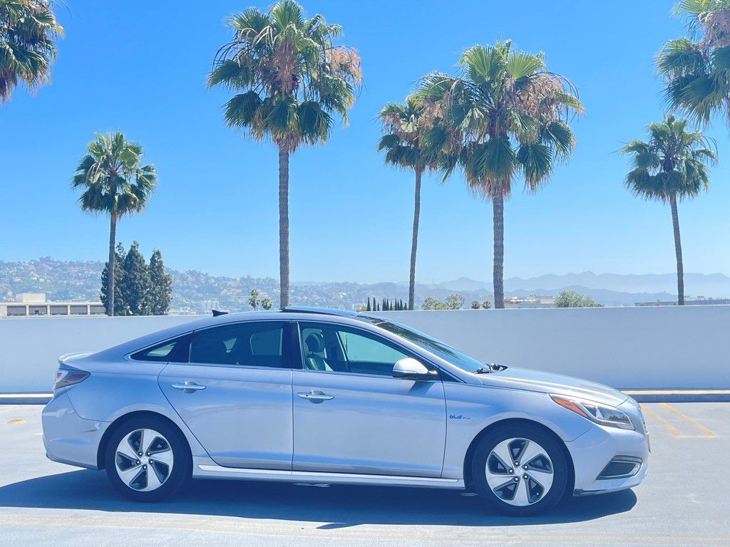 2016 Hyundai Sonata Image 32