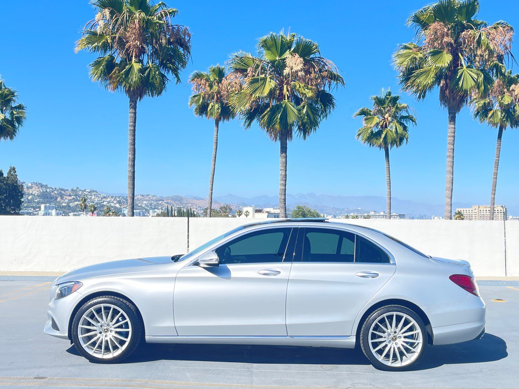 2017 Mercedes-Benz C-Class Image 4