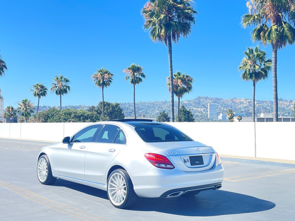 2017 Mercedes-Benz C-Class Image 11