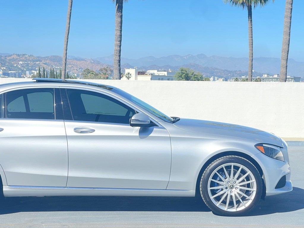 2017 Mercedes-Benz C-Class Image 21