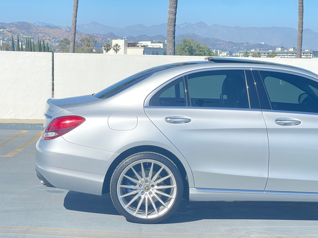 2017 Mercedes-Benz C-Class Image 22