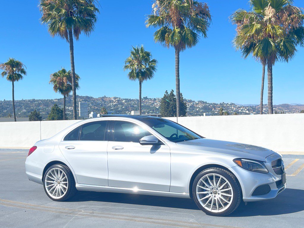2017 Mercedes-Benz C-Class Image 27