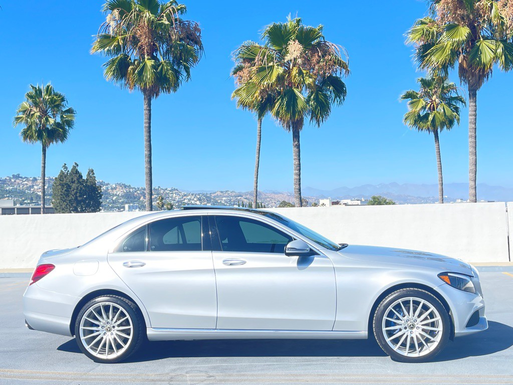 2017 Mercedes-Benz C-Class Image 28