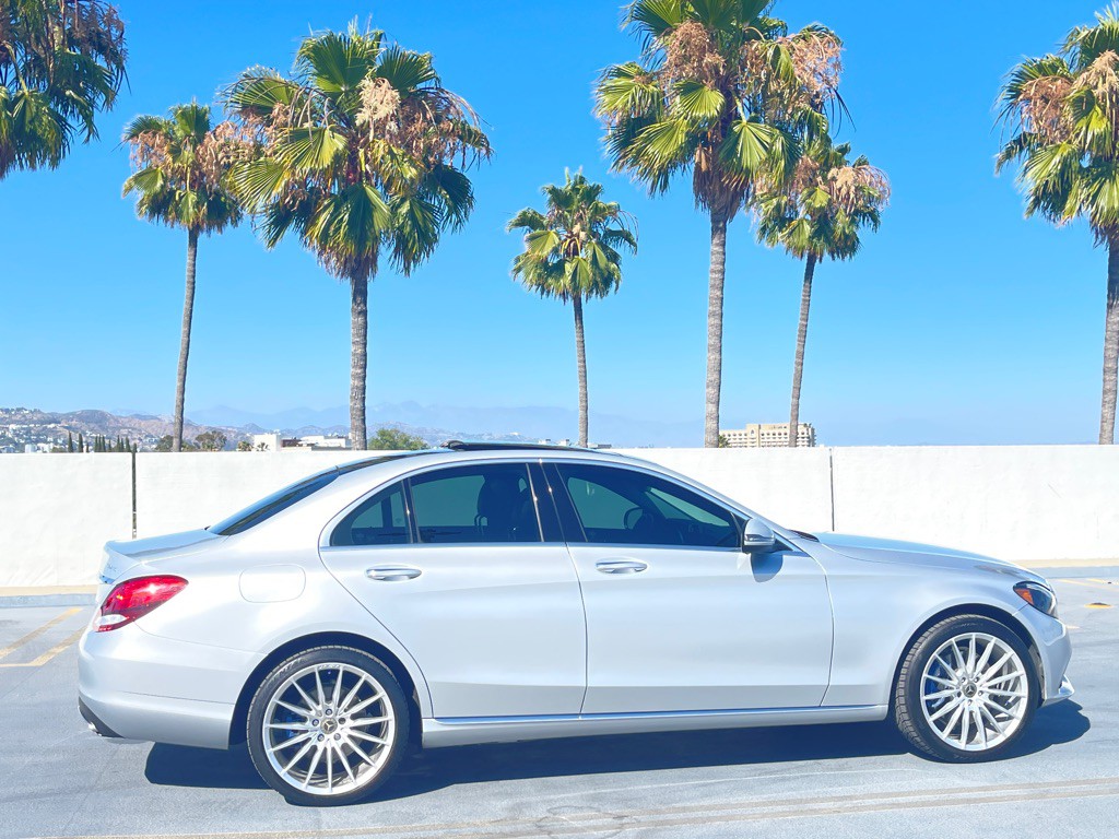 2017 Mercedes-Benz C-Class Image 29