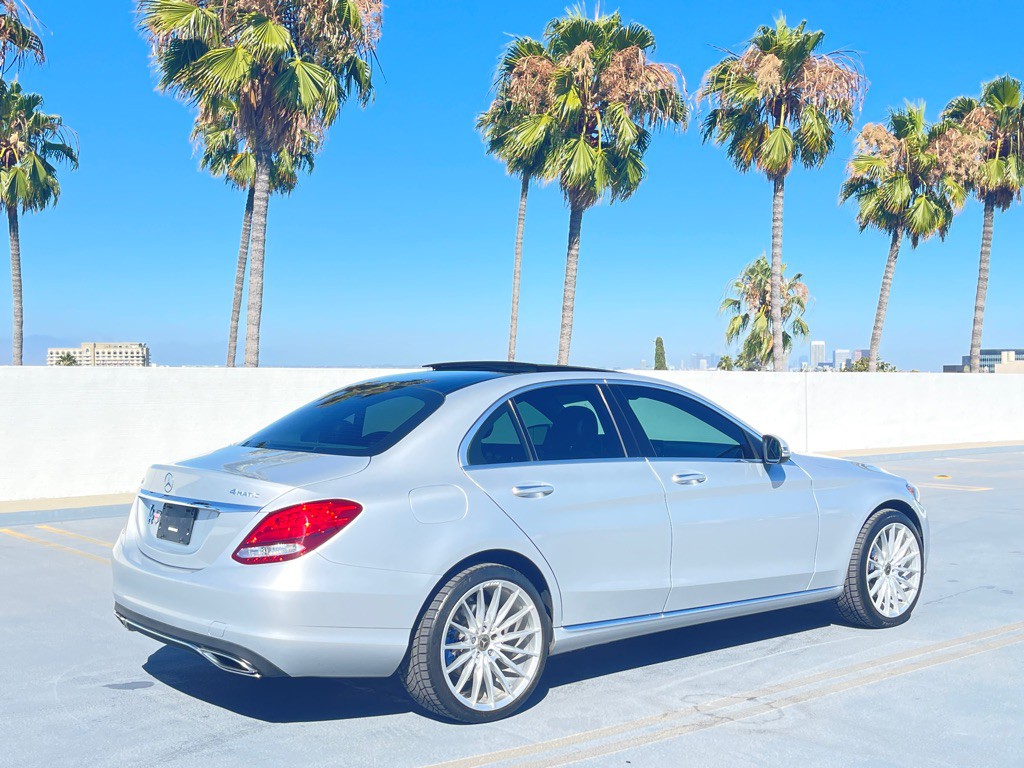 2017 Mercedes-Benz C-Class Image 30