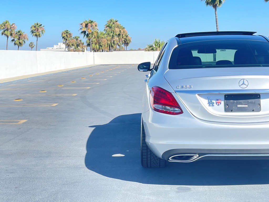 2017 Mercedes-Benz C-Class Image 34
