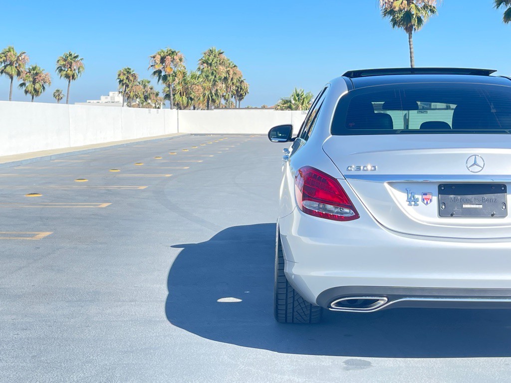 2017 Mercedes-Benz C-Class Image 38