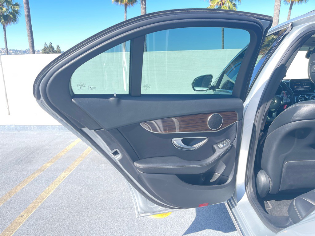 2017 Mercedes-Benz C-Class Image 40