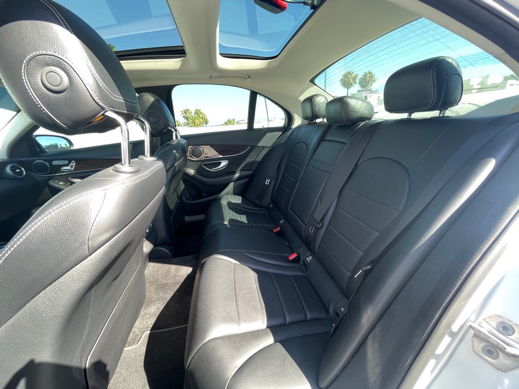 2017 Mercedes-Benz C-Class Image 64
