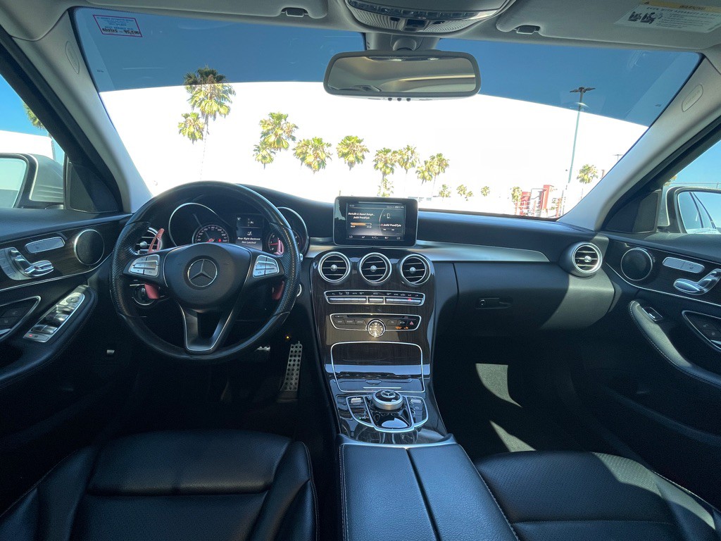 2017 Mercedes-Benz C-Class Image 100