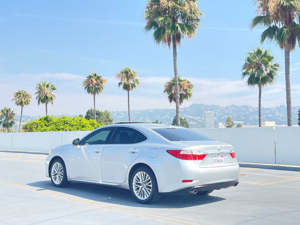 2013 Lexus ES Image 10