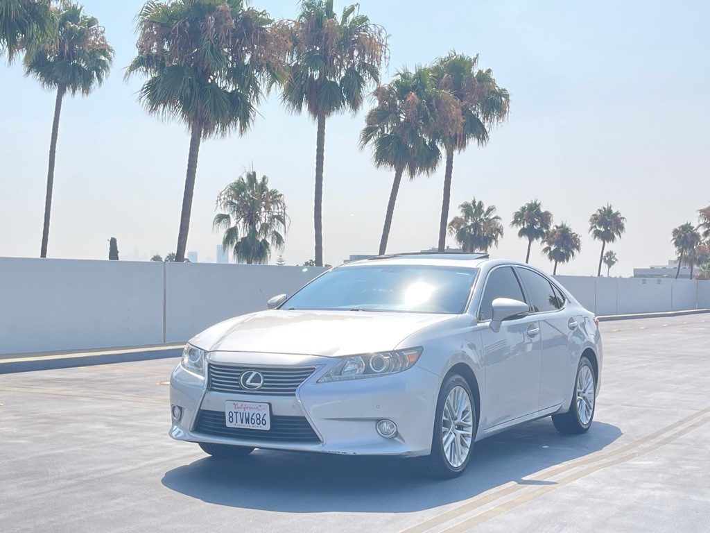 2013 Lexus ES Image 14