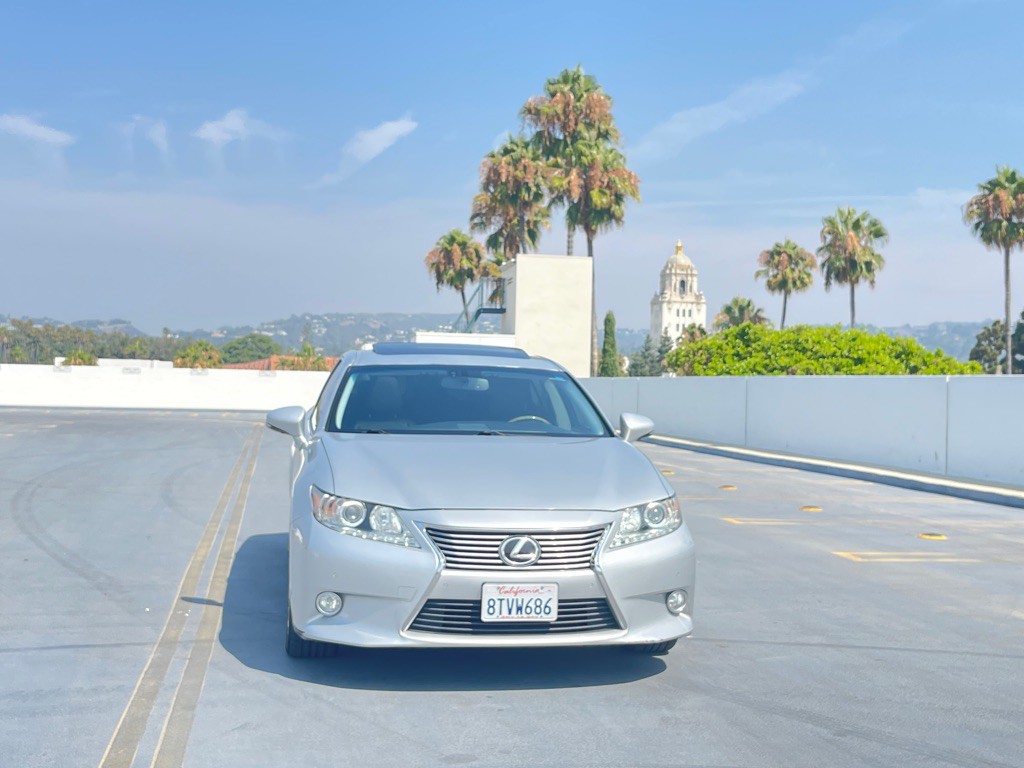 2013 Lexus ES Image 22
