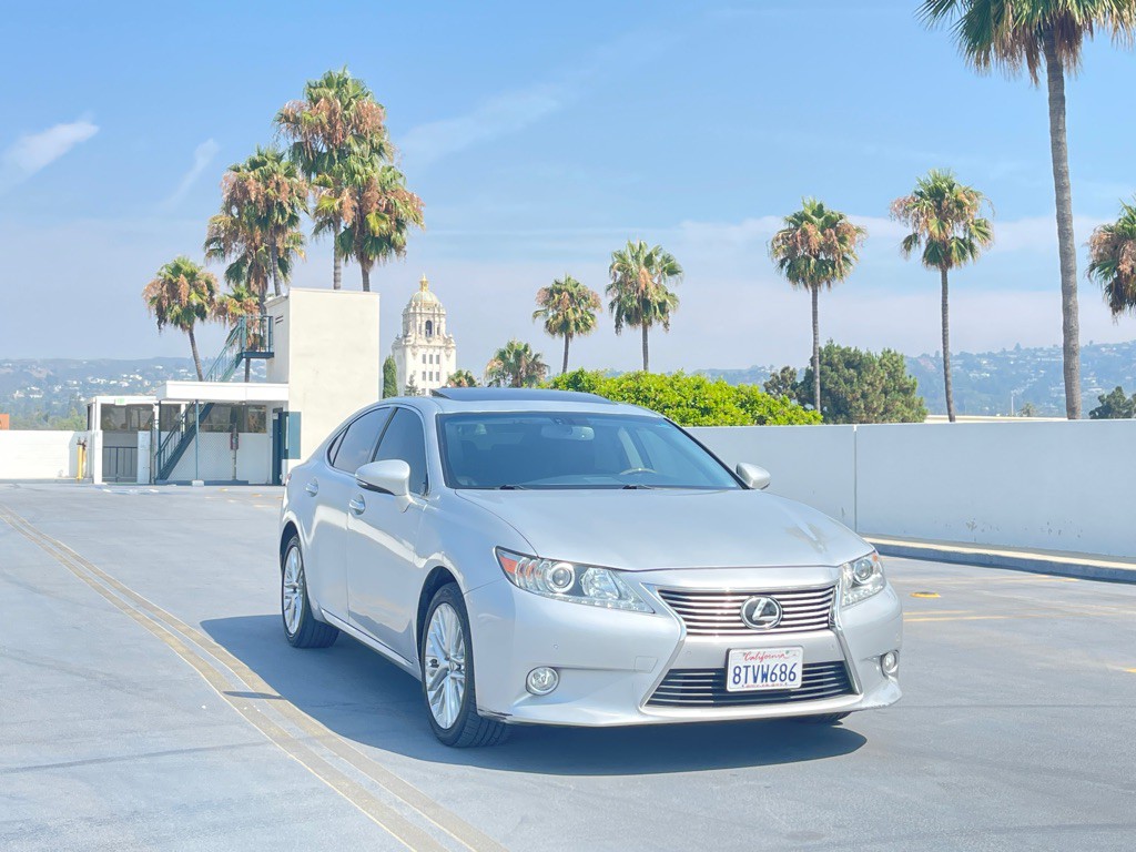 2013 Lexus ES Image 23