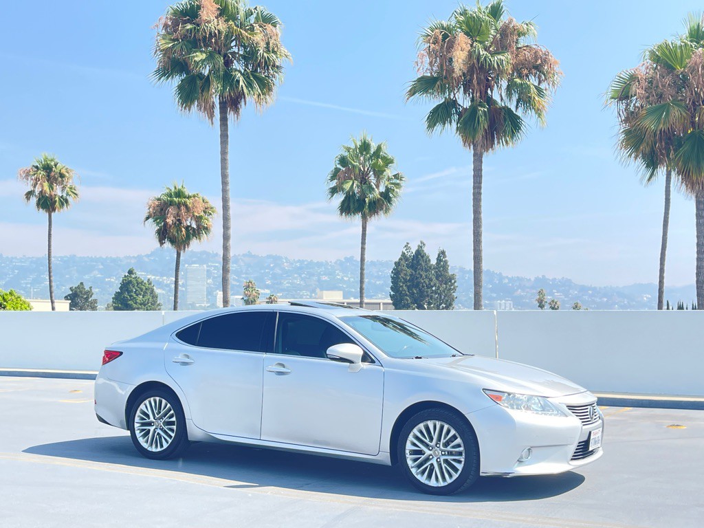 2013 Lexus ES Image 26